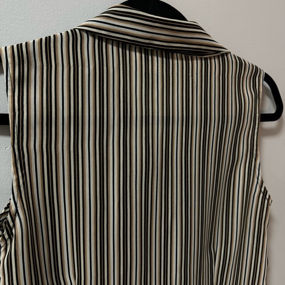 Sheer Vintage Sleeveless Blouse - Picture 5 of 5